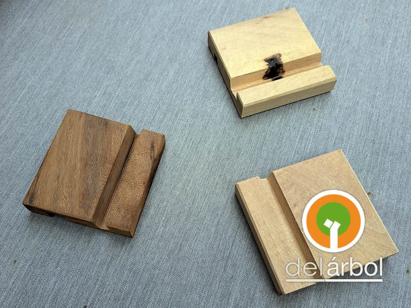 Soportes de Madera para Celulares y Tablets | del-arbol.com.ar